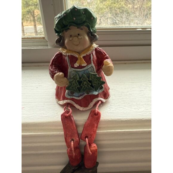 Christmas Miss Claus  Sitting On Shelf - Picture 1 of 5